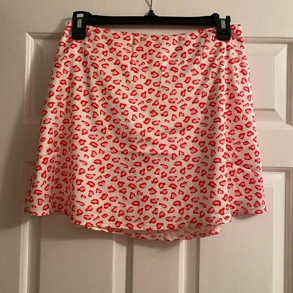 Princess Polly Dresses & Skirts - Princess Polly Pink Cheetah Satin Mini Skirt Size 6